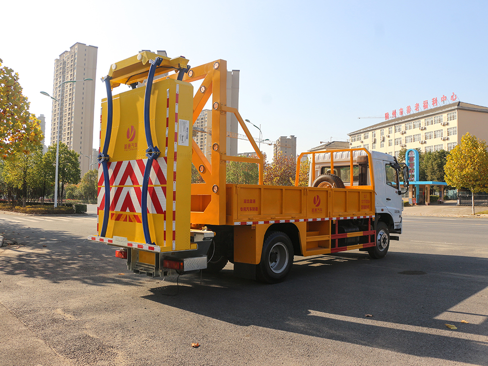 CLT5121TFZEQ6型防撞緩沖車